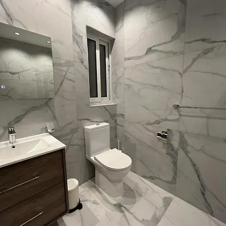 Skylark 2 With Terrace