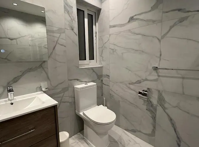 Skylark 2 With Terrace